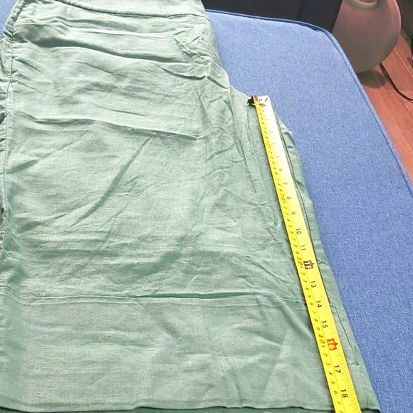 Linen, cropped, petite pants. - Picture 3 of 14